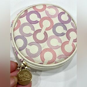 Coach waverly Gold round coin pouch cream